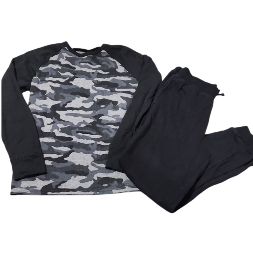 Childrens Place 14 Black Joggers And Thermal Camo Shirt Xl
